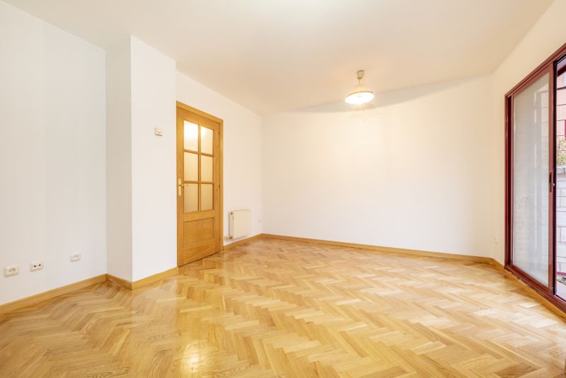 Floor Varnishing in Kansas City, KS
